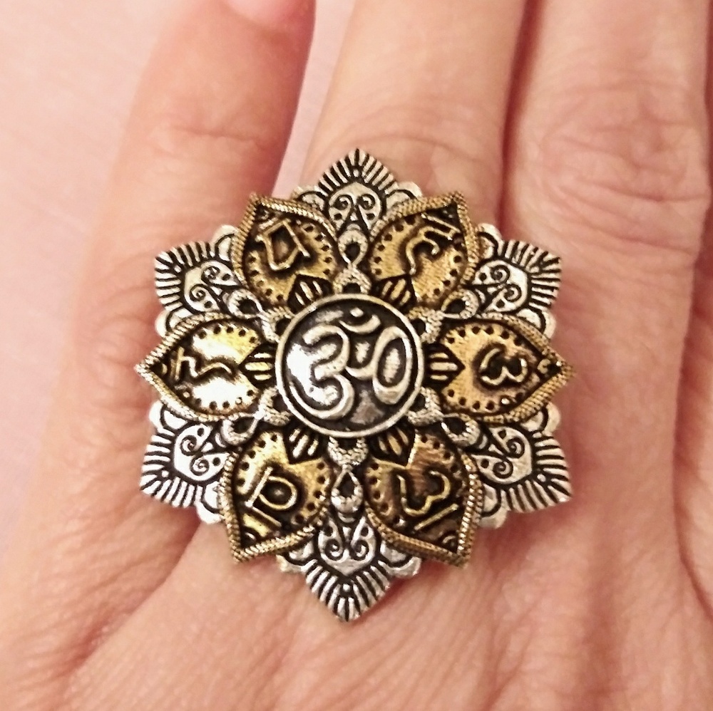 New! Adjustable Om ring. (Written in Hindi)
